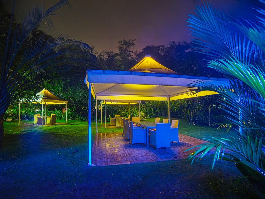 Saj Earth Resort & Convention Center , Kochi Nedumbassery Esterno foto