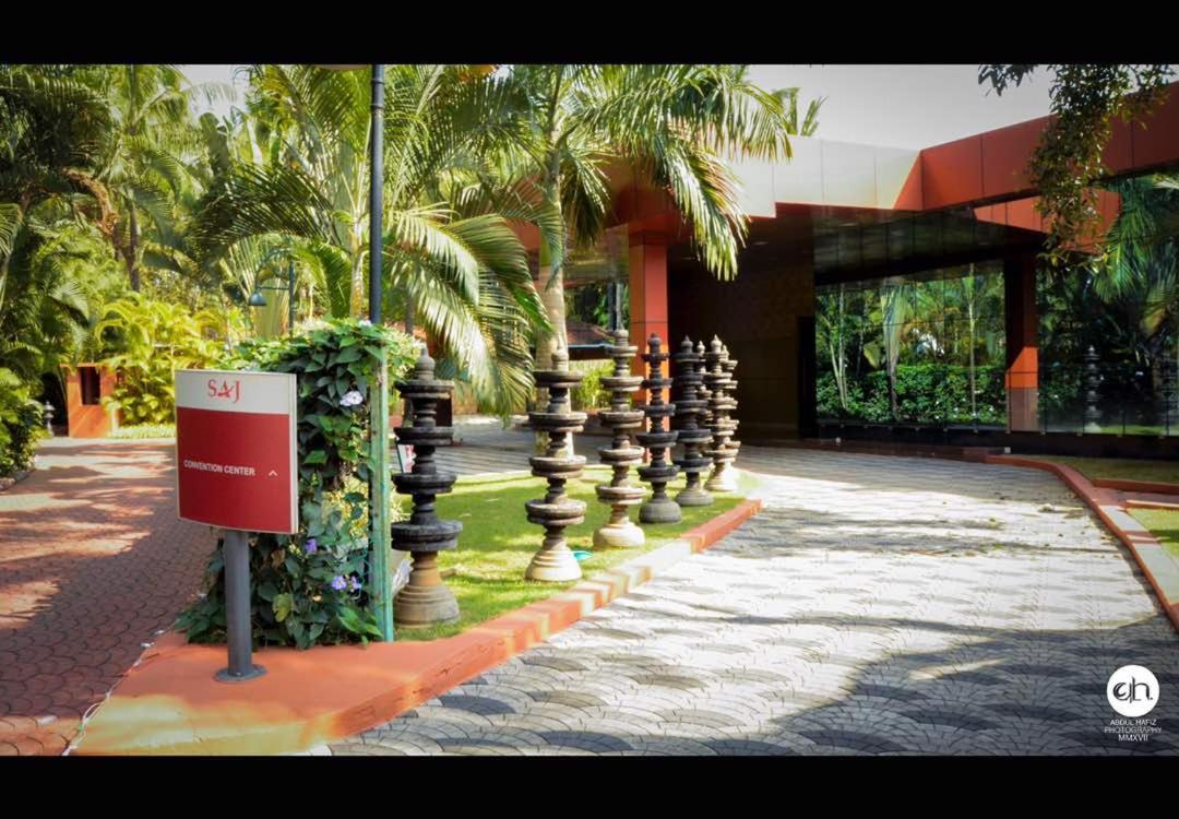 Saj Earth Resort & Convention Center , Kochi Nedumbassery Esterno foto
