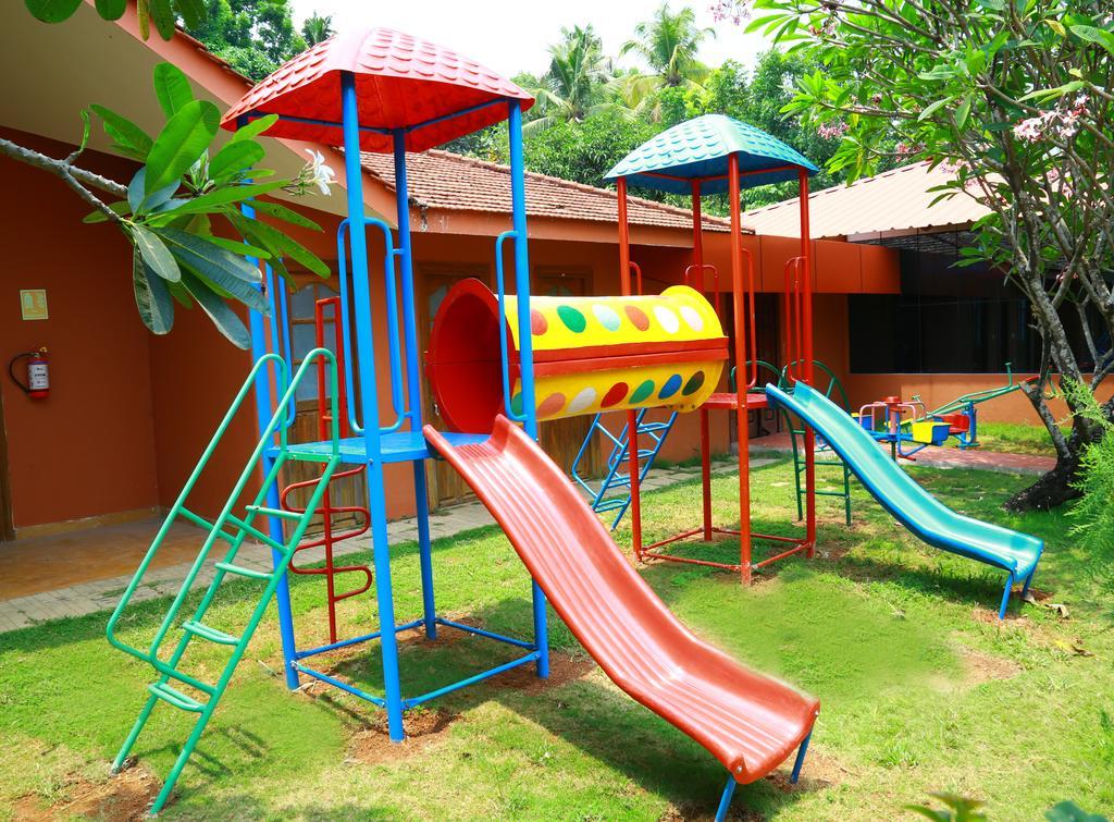 Saj Earth Resort & Convention Center , Kochi Nedumbassery Esterno foto