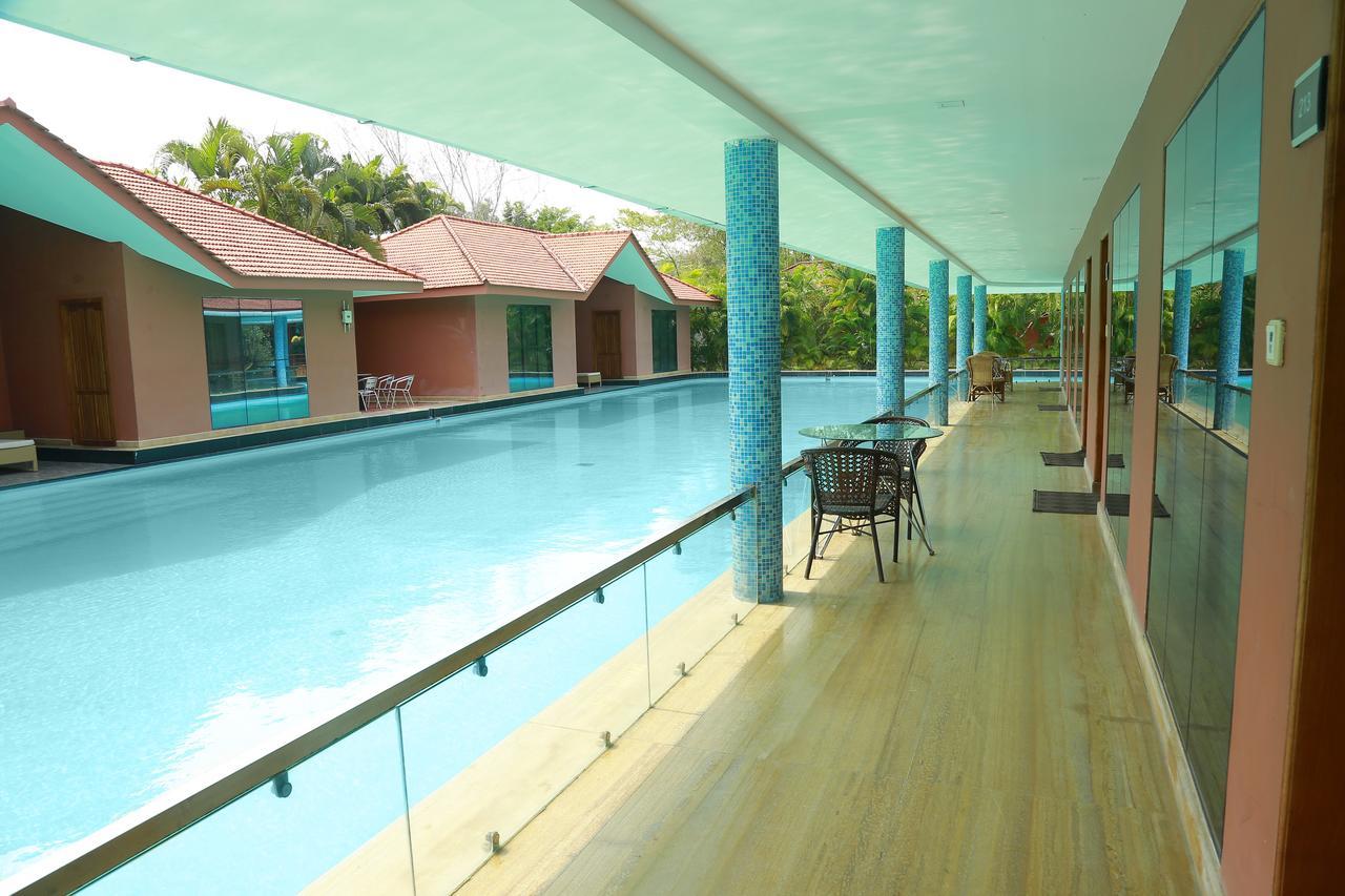 Saj Earth Resort & Convention Center , Kochi Nedumbassery Esterno foto